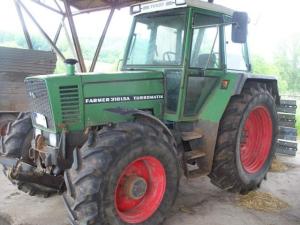 Utilaj agricol tractor
