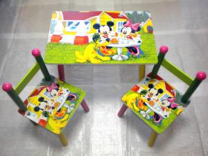 Masuta copii cu 2 scaune Disney Mickey si Minnie Mouse, M2780 - SC Marco  Production SRL