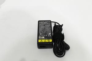 Alimentator original Fujitsu CA01007-0730 16V 2.5A 40W, mufa cu pin pe mijloc