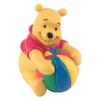 Figurina Winnie the Pooh cu minge
