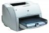 Imprimanta laserJet Monocrom A4 HP 1300, 19 pagini/minut, 10000 pagini/luna, rezolutie 1200/1200dpi, 1 x USB, 1 x Paralel, cartus toner inclus, 2 Ani Garantie