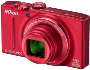 NIKON - Promotie  Aparat Foto Digital COOLPIX S8200 (Rosu) Filmare Full HD + CADOURI