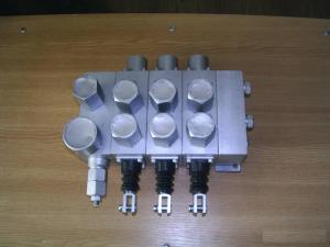 Distribuitor hidraulic pentru Ifron 204D - SC Pinola SRL