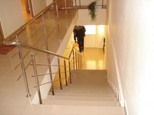 Servicii profesionale de proiectare, executare si montaj pentru orice model de balustrade, scari si accesorii din inox