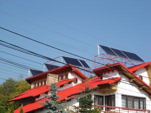 Instalatie solara pentru incalzire si apa calda menajera - casa 360 mp