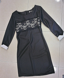 Rochie neagra dantela aplicata