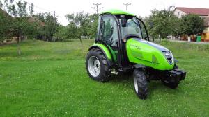 Tractor agricol pentru arat